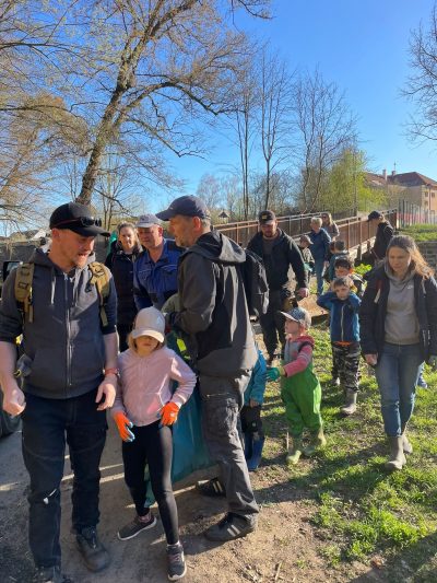 Úklid kolem revíru